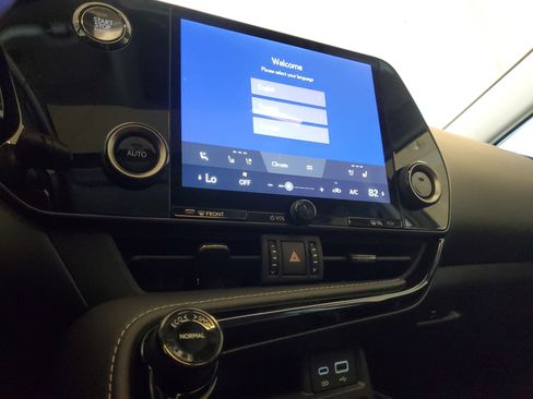 Used 2025 Lexus NX 250 FWD w/ Accessory Package (Z1) image 30