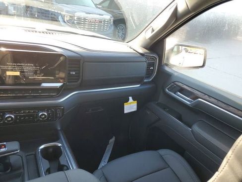 New 2026 GMC Sierra 1500 SLT w/ SLT Premium Plus Package image 17