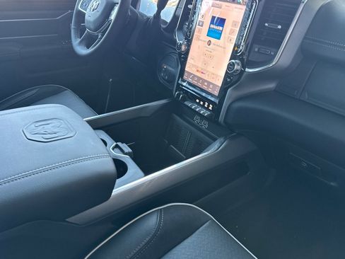 New 2026 RAM 2500 Laramie AWD/4WD image 14
