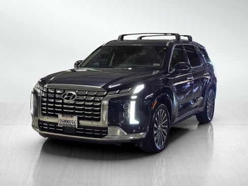 Used 2024 Hyundai Palisade Calligraphy image 3