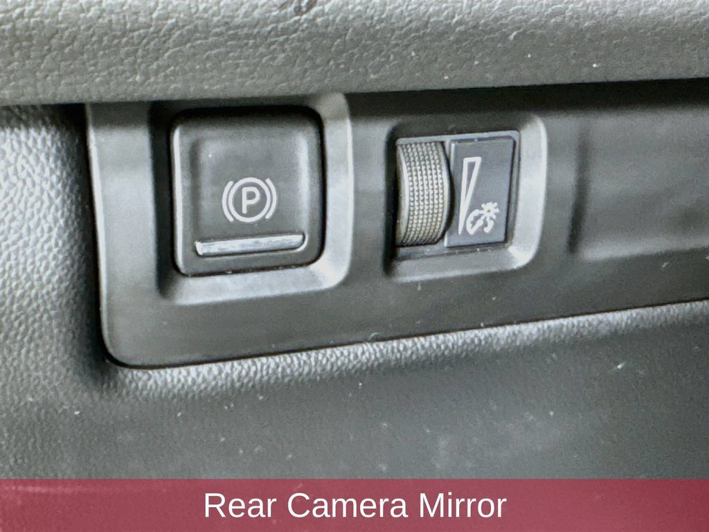 Used 2024 Cadillac XT4 Premium Luxury w/ Active Safety Package FWD image 10