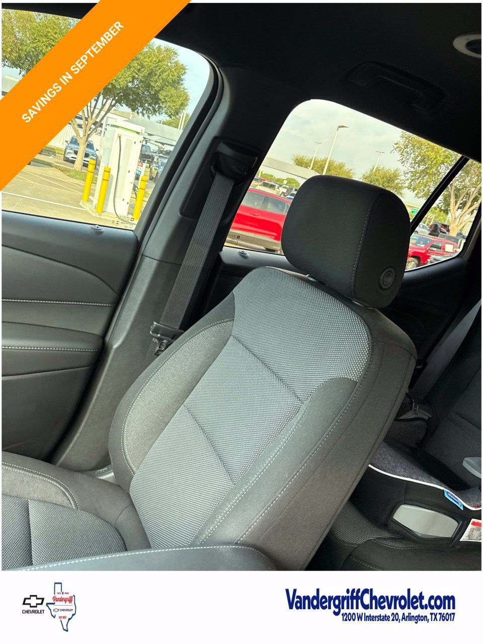 Used 2023 Chevrolet Traverse LT FWD image 16