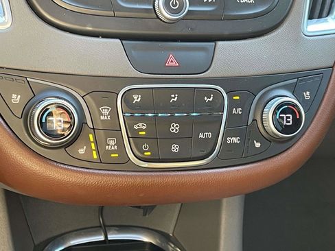 Used 2018 Chevrolet Malibu Premier w/ Premier Sun and Wheel Package image 6