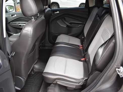 Used 2017 Ford Escape SE w/ Equipment Group 201A FWD image 32