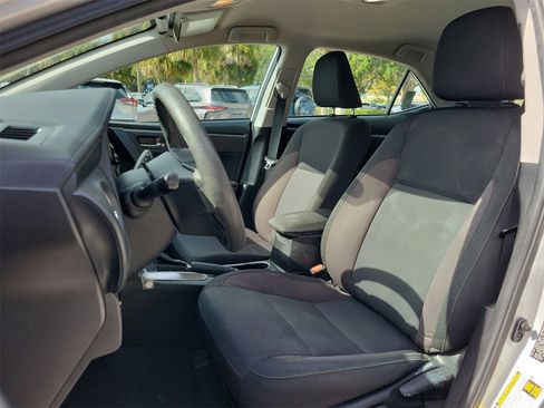 Used 2018 Toyota Corolla LE image 16