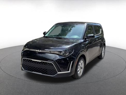 Used 2025 Kia Soul LX w/ LX Technology Package FWD image 7