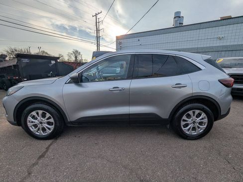 Used 2023 Ford Escape Active w/ Tech Pack #1 AWD/4WD image 4