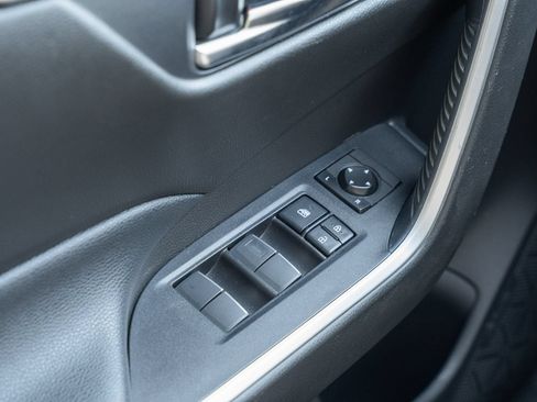 Used 2020 Toyota RAV4 XLE Premium FWD image 27