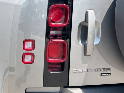 Certified 2023 Land Rover Defender 110 X-Dynamic SE AWD/4WD image 34