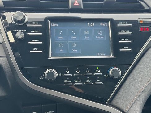 Used 2019 Toyota Camry LE image 9