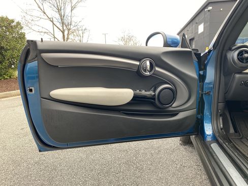 Used 2022 MINI Cooper Convertible image 22