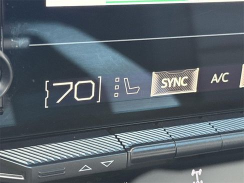 Used 2024 GMC Hummer EV 2X w/ Extreme Off-Road Package image 36