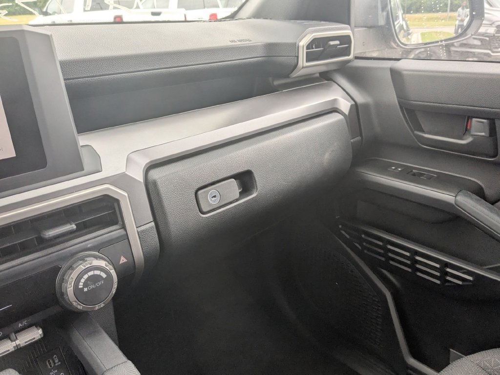 Used 2025 Toyota 4Runner SR5 AWD/4WD image 23