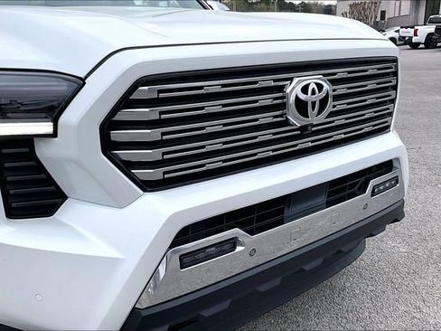 Used 2024 Toyota Tacoma Limited w/ Limited Package (LT) image 28