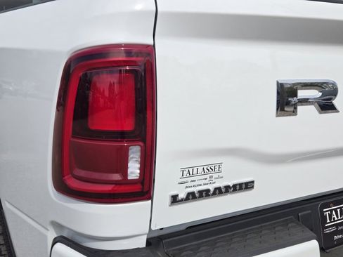 Used 2026 RAM 2500 Laramie AWD/4WD image 19
