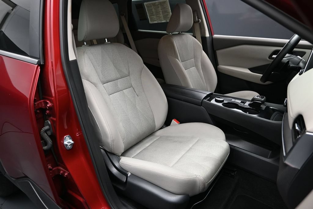 Used 2025 Nissan Rogue SV AWD/4WD image 16