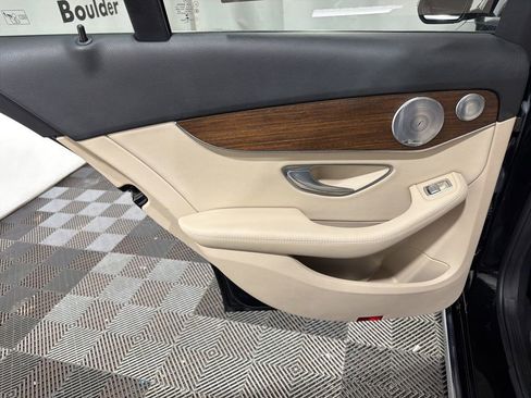Used 2019 Mercedes-Benz C 300 4MATIC Sedan image 17
