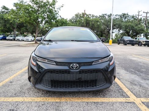 Used 2022 Toyota Corolla LE FWD image 3