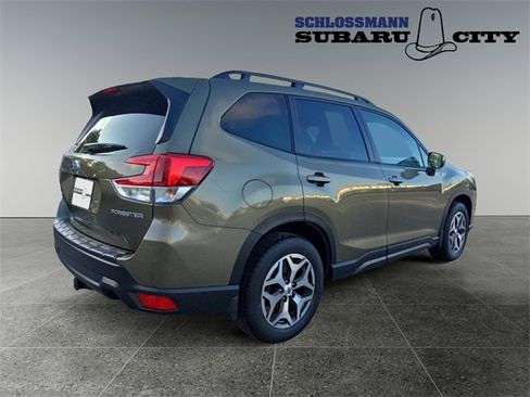 Certified 2023 Subaru Forester Premium image 9