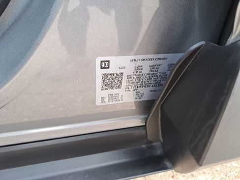 Used 2025 Chevrolet Trax LT image 31