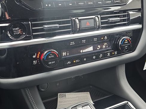 New 2025 Nissan Pathfinder Platinum image 21