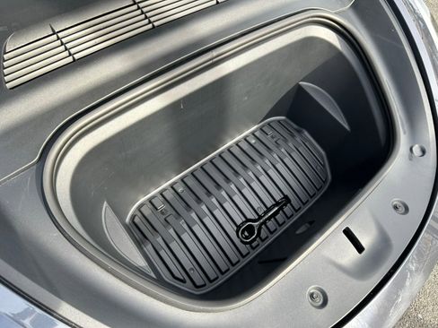 Used 2023 Tesla Model Y Long Range image 62