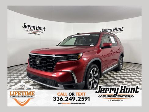 Used 2025 Honda Pilot Elite image 1