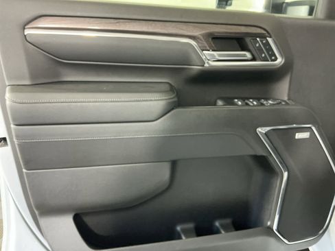 Used 2024 Chevrolet Silverado 2500 LTZ w/ LTZ Convenience Package image 11