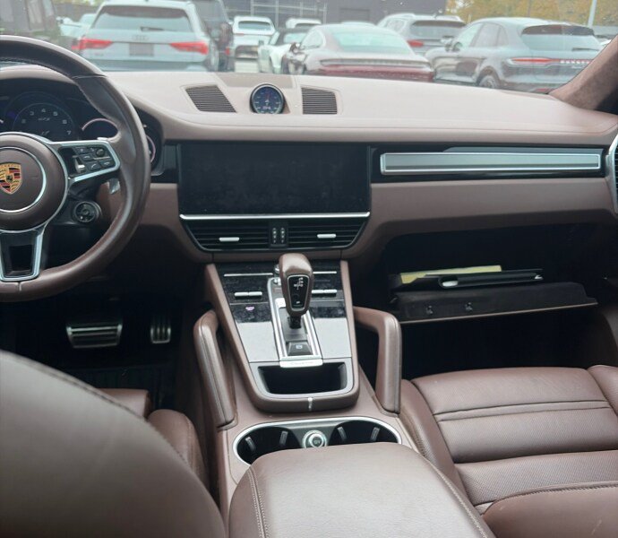 Certified 2022 Porsche Cayenne GTS AWD/4WD image 8