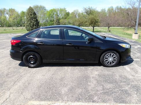 Used 2016 Ford Focus S FWD image 2