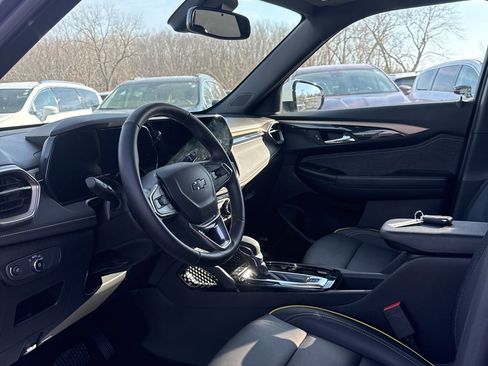 Used 2024 Chevrolet TrailBlazer ACTIV w/ Convenience Package image 9