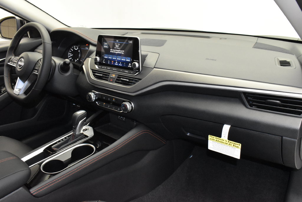 Used 2025 Nissan Altima 2.5 SR FWD image 27