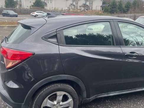 Used 2016 Honda HR-V LX image 10
