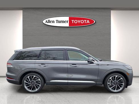Used 2025 Lincoln Aviator Reserve w/ Illumination Package image 5