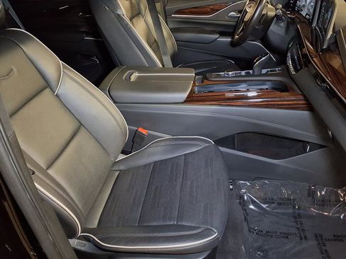 Certified 2022 Cadillac Escalade Premium Luxury image 25