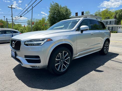 Used 2019 Volvo XC90 T6 Momentum w/ Protection Package AWD/4WD image 3