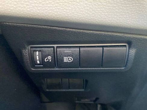 Used 2024 Toyota Corolla Cross L image 25