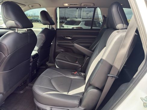 Used 2024 Toyota Grand Highlander XLE image 11