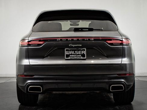 Certified 2022 Porsche Cayenne E-Hybrid w/ Premium Package image 7