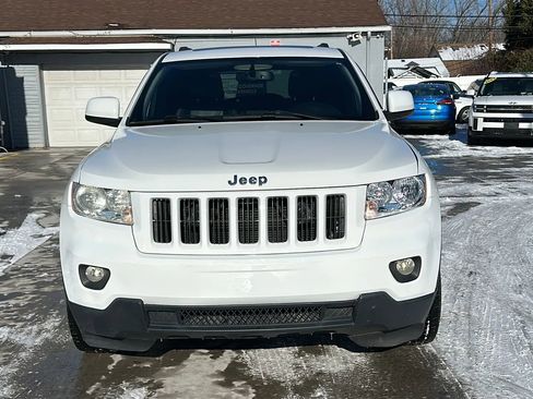 Used 2013 Jeep Grand Cherokee Laredo image 2