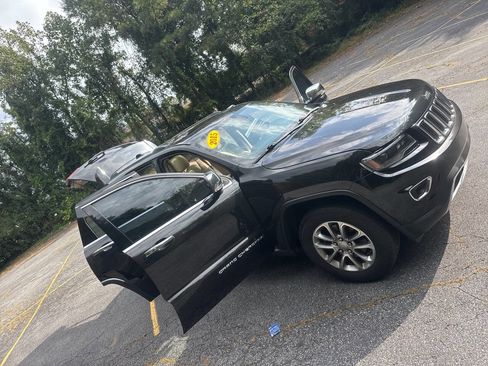 Used 2015 Jeep Grand Cherokee Limited w/ Luxury Group II image 24