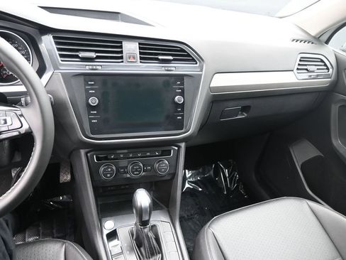 Used 2021 Volkswagen Tiguan SEL image 13