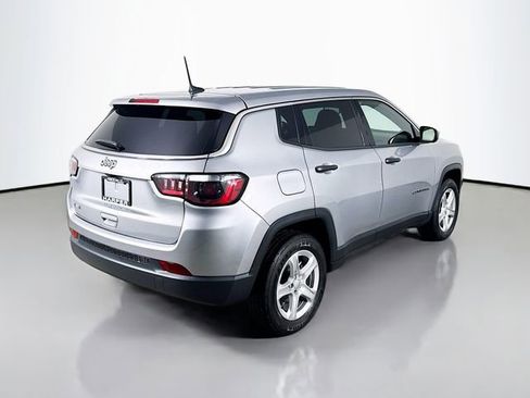 Used 2023 Jeep Compass Sport image 7