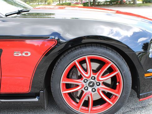 Used 2013 Ford Mustang GT Premium w/ Brembo Brake Pkg RWD image 35