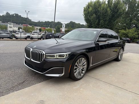 Used 2022 BMW 750i xDrive w/ Executive Package AWD/4WD image 4
