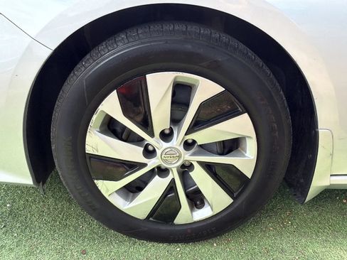 Used 2020 Nissan Altima 2.5 S FWD image 45