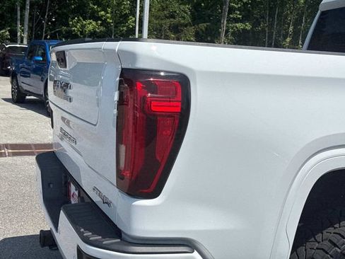 Used 2023 GMC Sierra 1500 AT4X AWD/4WD image 12
