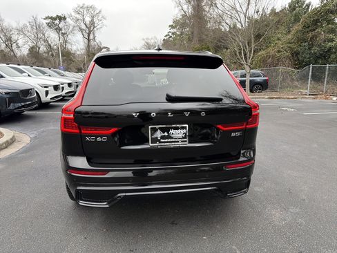 Certified 2025 Volvo XC60 B5 Plus image 9