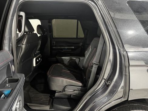 Used 2024 Ford Expedition Limited image 19