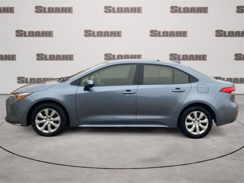 Used 2024 Toyota Corolla LE image 2